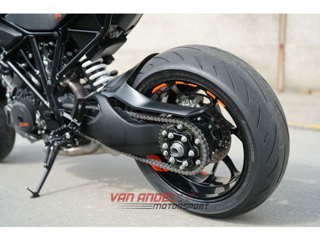 ktm - 1290-super-duke-r