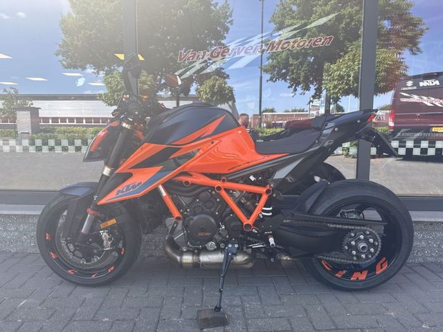 ktm - 1290-super-duke-r