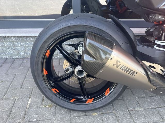 ktm - 1290-super-duke-r
