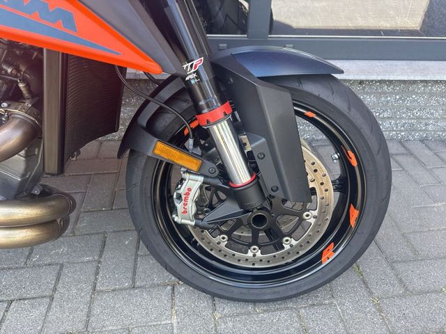 ktm - 1290-super-duke-r