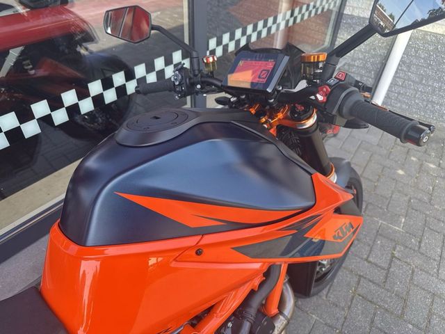 ktm - 1290-super-duke-r