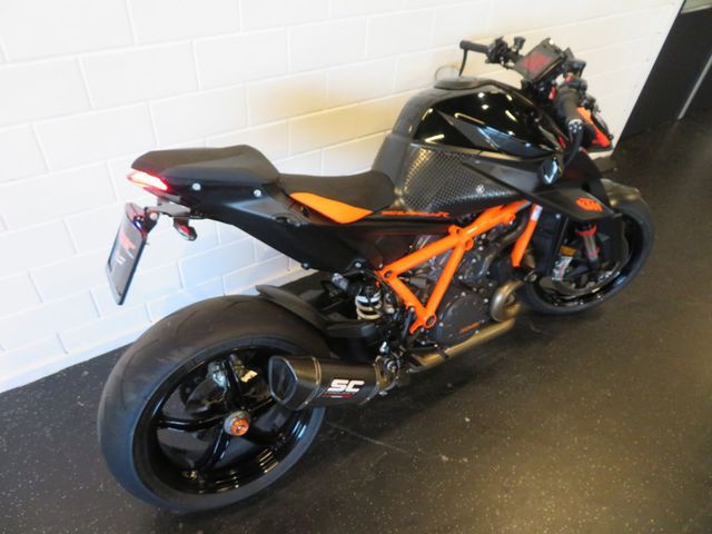 ktm - 1290-super-duke-r
