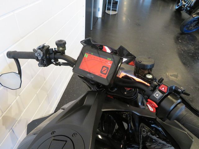 ktm - 1290-super-duke-r