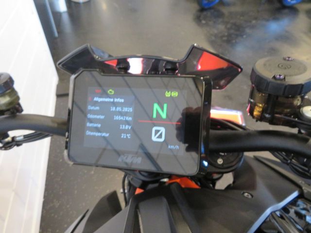 ktm - 1290-super-duke-r