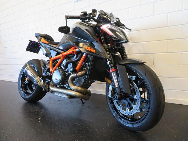 ktm - 1290-super-duke-r