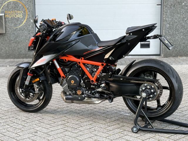 ktm - 1290-super-duke-r