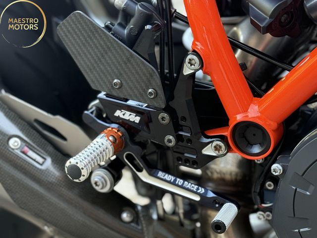 ktm - 1290-super-duke-r