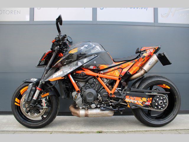 ktm - 1290-super-duke-r