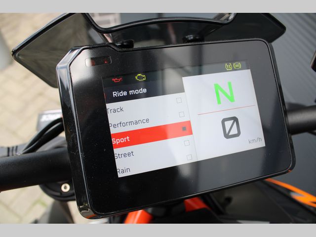 ktm - 1290-super-duke-r