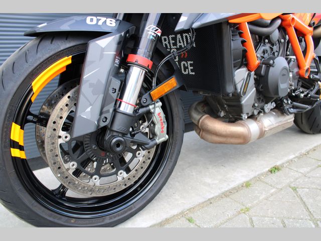 ktm - 1290-super-duke-r