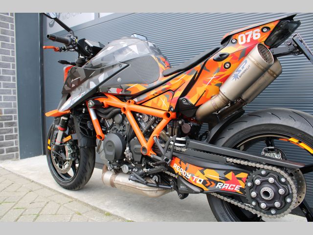ktm - 1290-super-duke-r