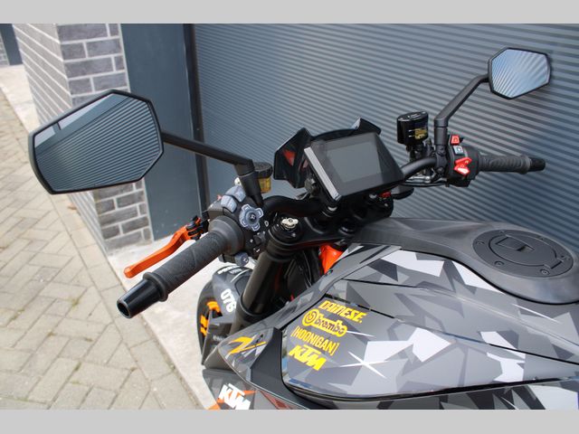 ktm - 1290-super-duke-r