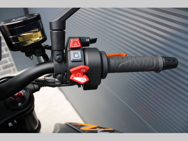 ktm - 1290-super-duke-r