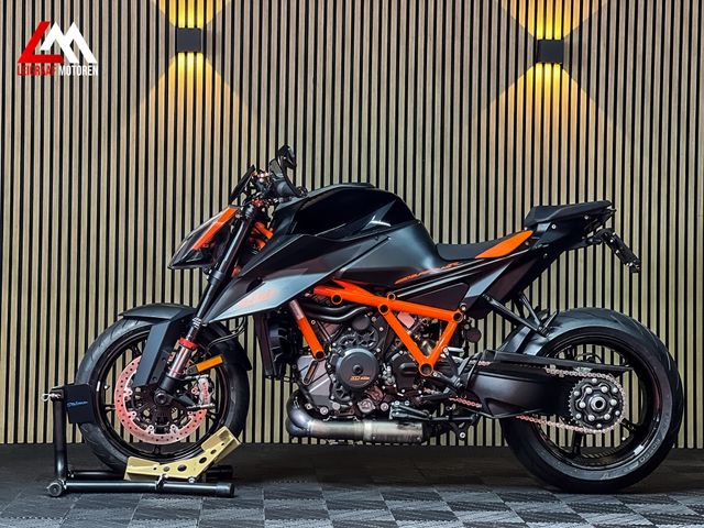 ktm - 1290-super-duke-r