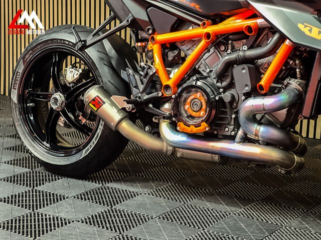 ktm - 1290-super-duke-r