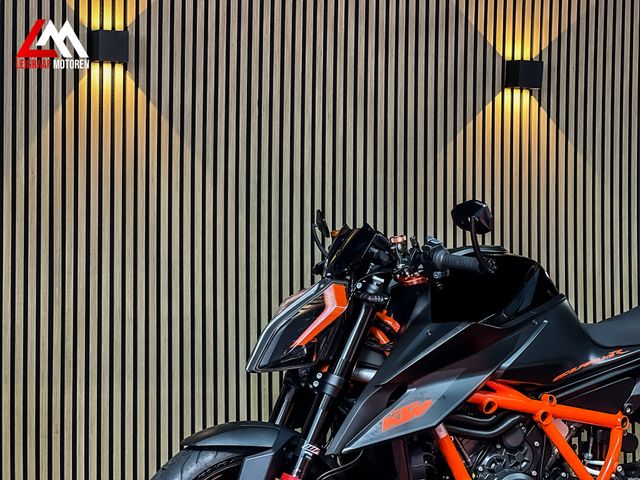 ktm - 1290-super-duke-r
