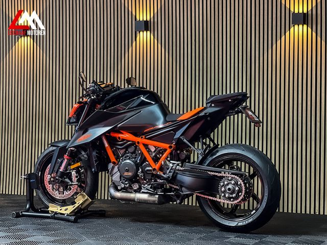 ktm - 1290-super-duke-r