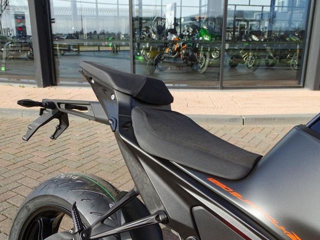 ktm - 1290-super-duke-r