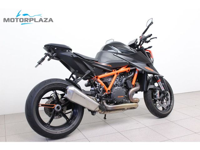 ktm - 1290-super-duke-r