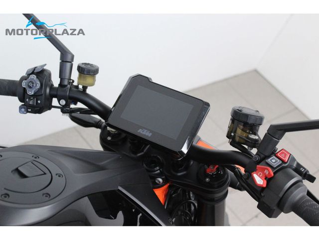 ktm - 1290-super-duke-r