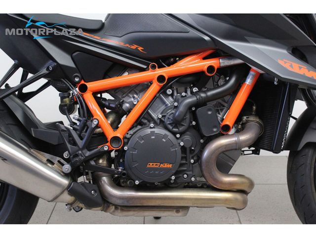 ktm - 1290-super-duke-r
