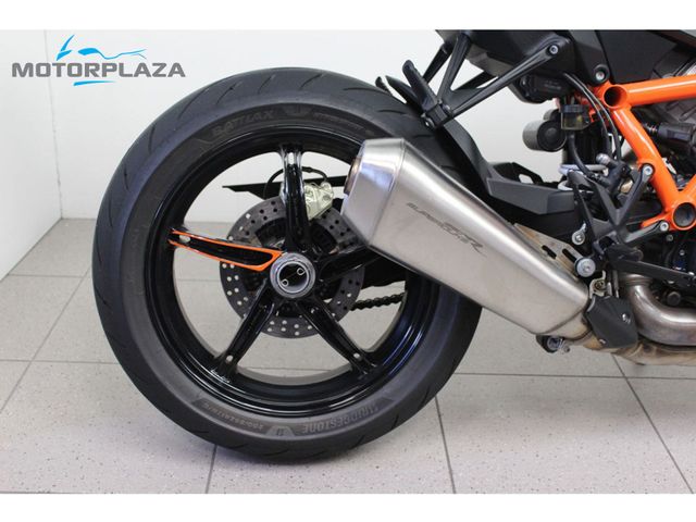 ktm - 1290-super-duke-r