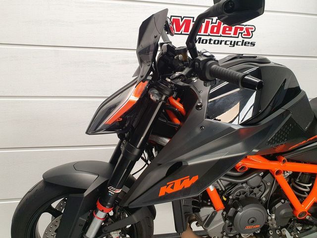ktm - 1290-super-duke-r
