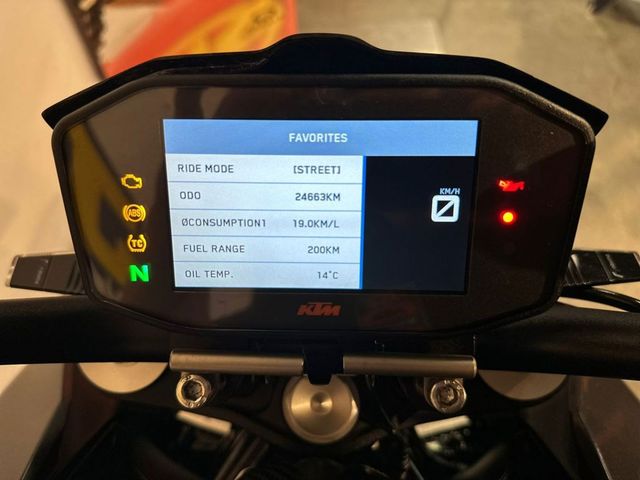 ktm - 1290-super-duke-r