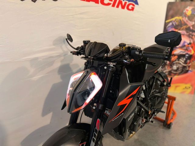 ktm - 1290-super-duke-r