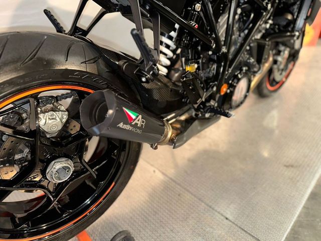 ktm - 1290-super-duke-r