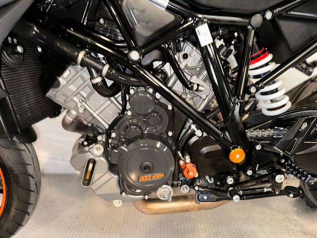 ktm - 1290-super-duke-r