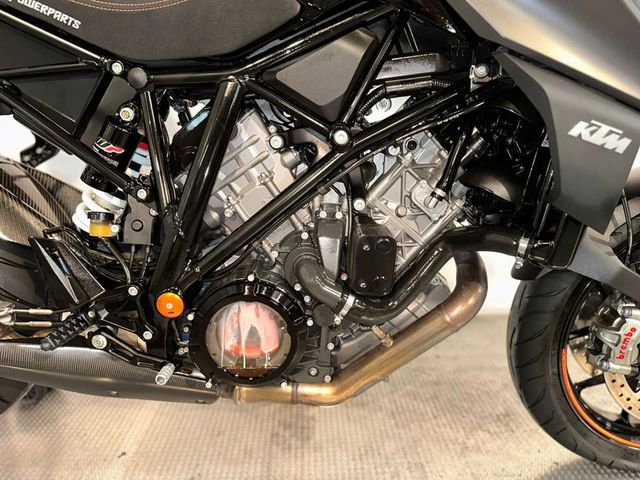 ktm - 1290-super-duke-r