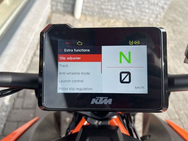 ktm - 1290-super-duke-r