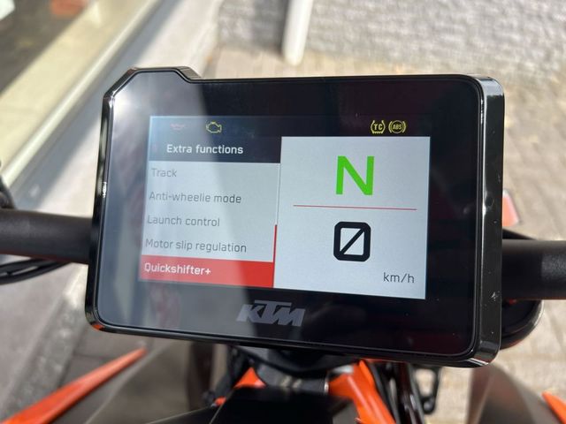 ktm - 1290-super-duke-r