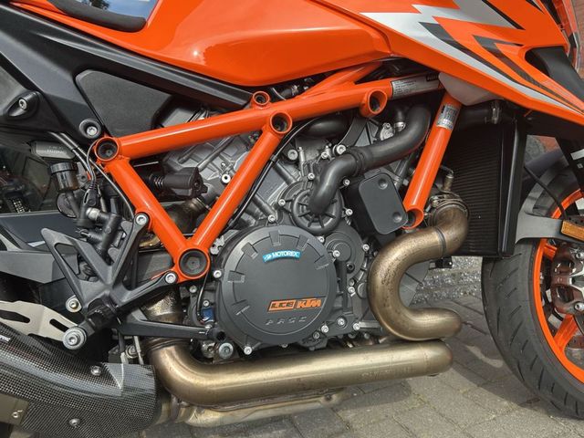 ktm - 1290-super-duke-r