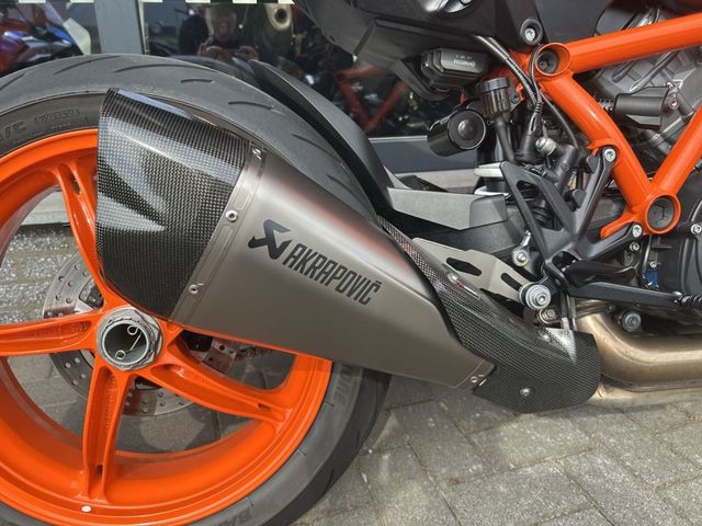 ktm - 1290-super-duke-r