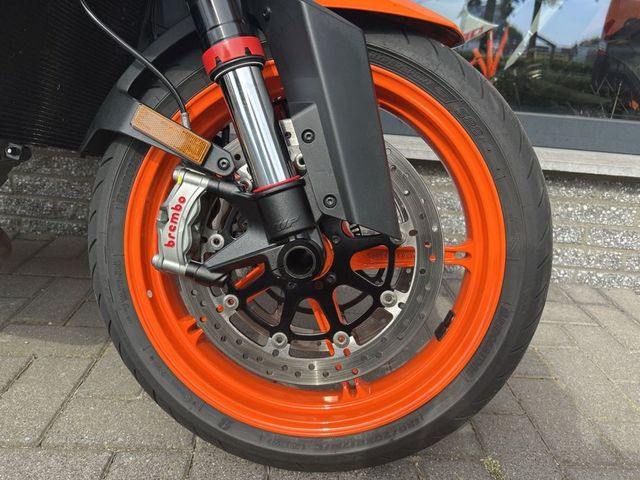 ktm - 1290-super-duke-r