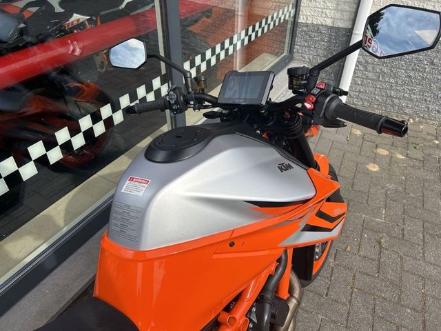 ktm - 1290-super-duke-r