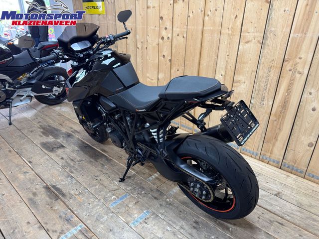 ktm - 1290-super-duke-r