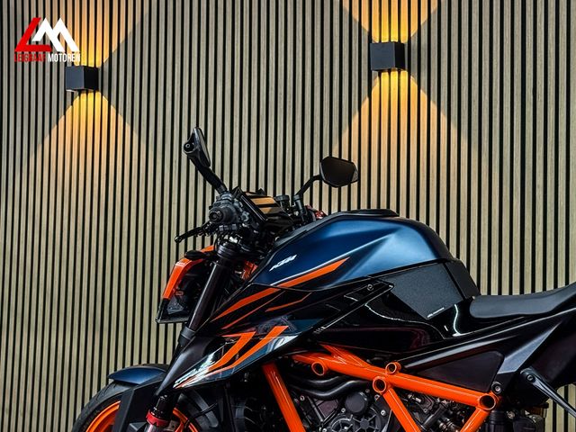 ktm - 1290-super-duke-r