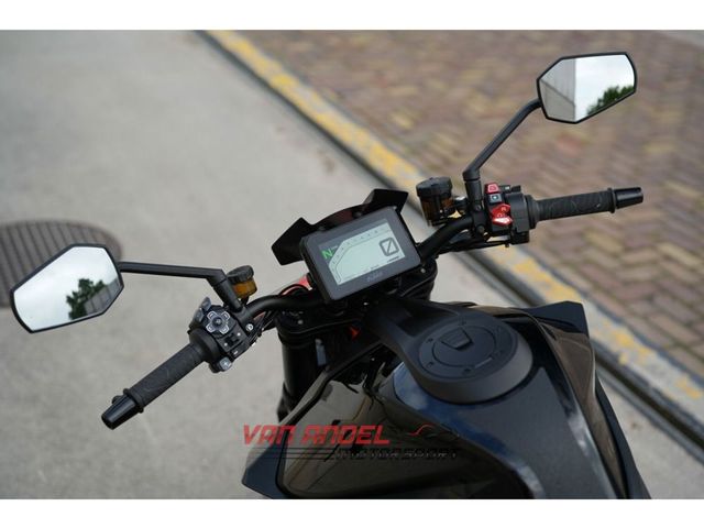 ktm - 1290-super-duke-r