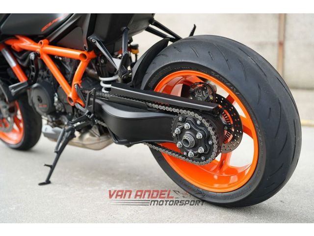 ktm - 1290-super-duke-r