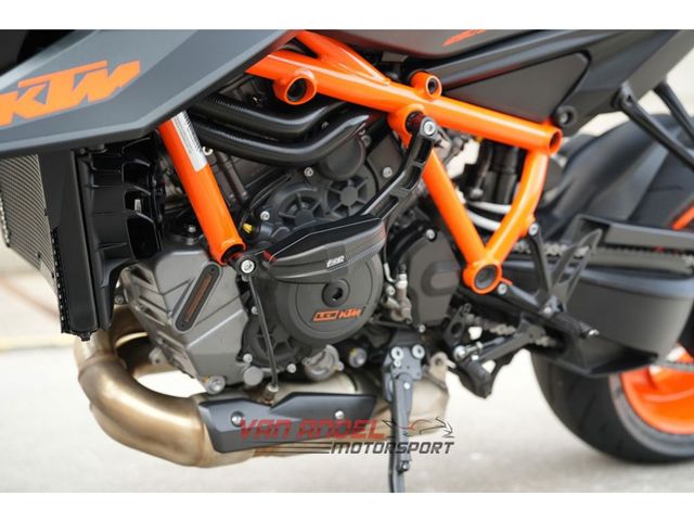 ktm - 1290-super-duke-r