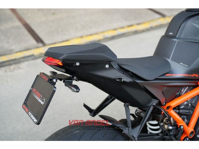 ktm - 1290-super-duke-r