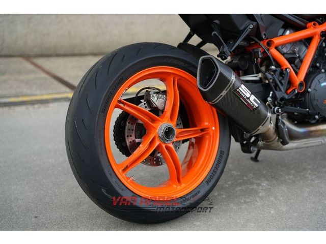 ktm - 1290-super-duke-r
