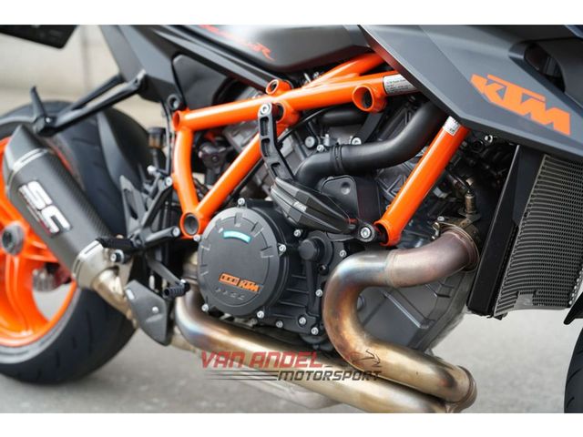ktm - 1290-super-duke-r