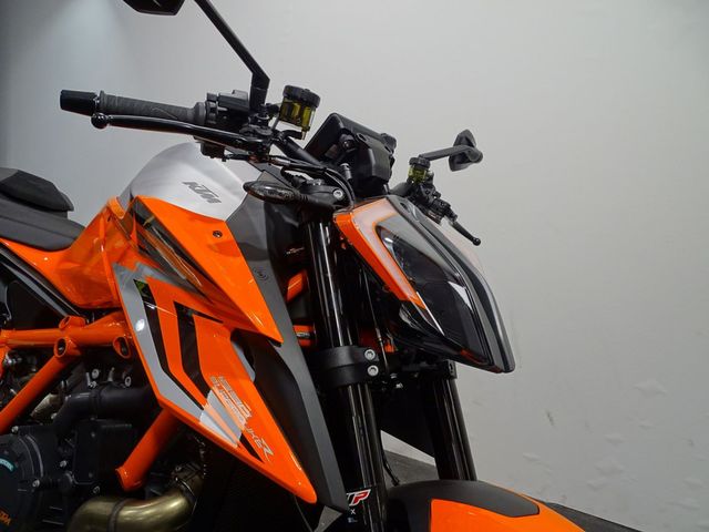 ktm - 1290-super-duke-r-evo