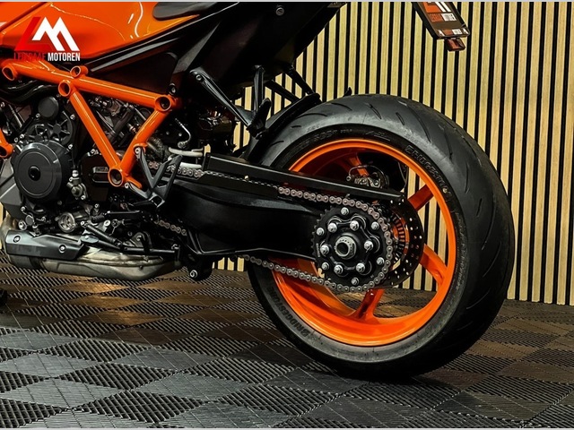 ktm - 1290-super-duke-r-evo