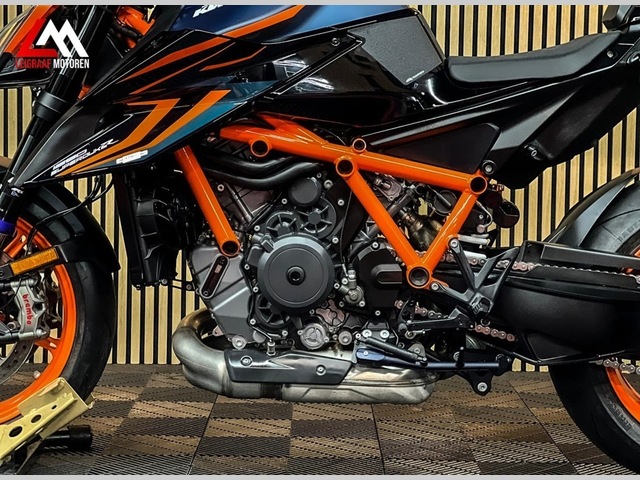 ktm - 1290-super-duke-r-evo