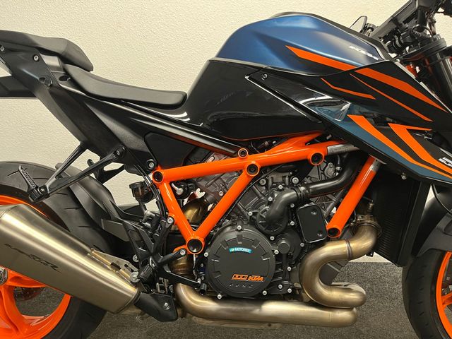 ktm - 1290-super-duke-r-evo